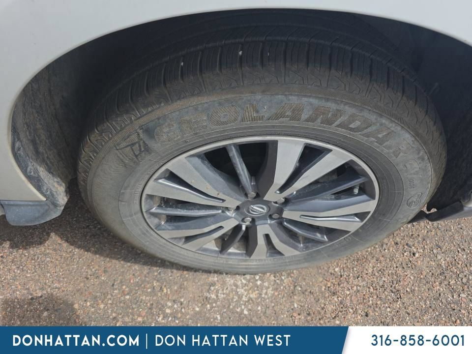 Used 2020 Nissan Pathfinder SL AWD/4WD image 5