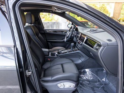 Certified 2026 Porsche Macan AWD/4WD image 65