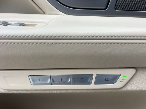 Used 2016 BMW 740i image 29