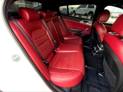 Used 2019 Kia Stinger GT2 image 19