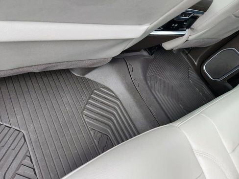 Used 2022 Chevrolet Silverado 1500 LTZ image 8