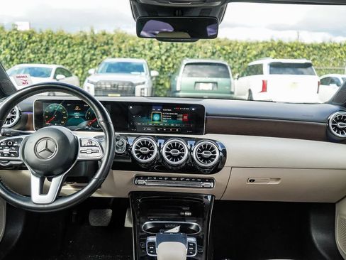 Used 2019 Mercedes-Benz A 220 image 12
