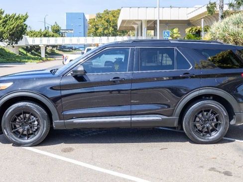 Used 2022 Ford Explorer XLT w/ Equipment Group 202A image 11