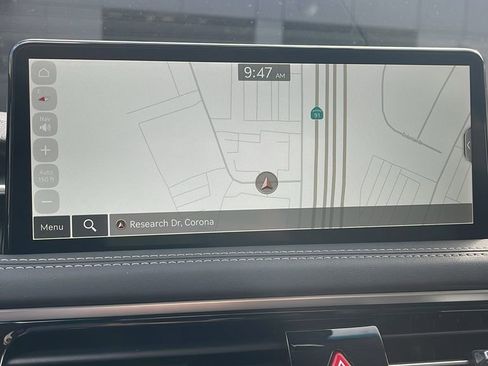 Used 2025 Genesis G70 2.5T image 19