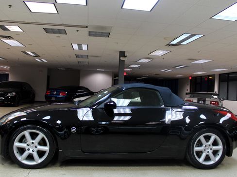 Used 2004 Nissan 350Z Touring image 15