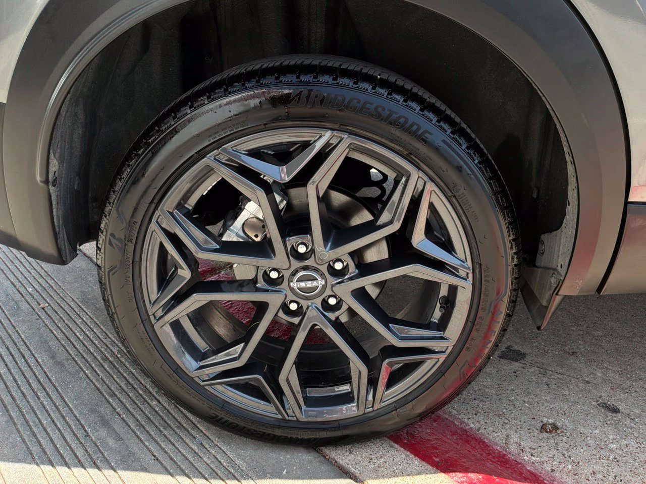 Used 2026 Nissan Kicks SR FWD image 9