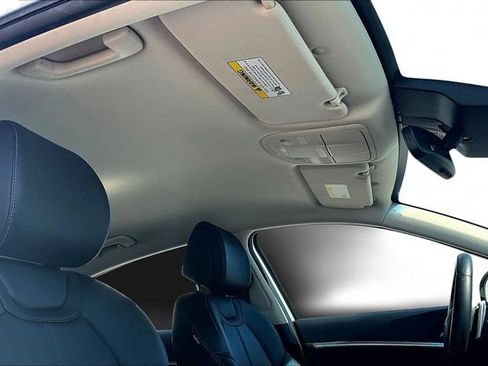 Used 2025 Genesis G70 2.5T image 28