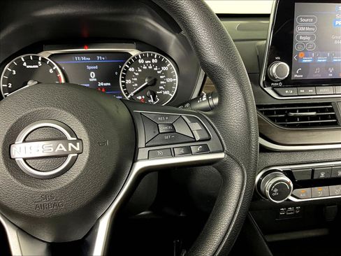 Certified 2024 Nissan Altima 2.5 SV FWD image 12