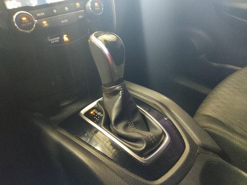 Used 2020 Nissan Rogue SV AWD/4WD image 26