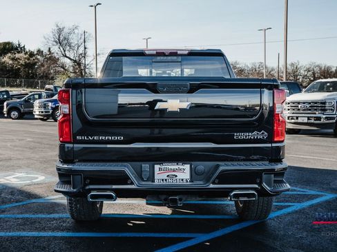 Used 2021 Chevrolet Silverado 1500 High Country w/ Z71 Off-Road Package image 7