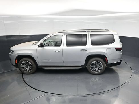 Used 2025 Jeep Wagoneer Series II AWD/4WD image 43