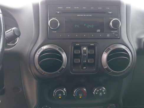 Used 2018 Jeep Wrangler Unlimited Sport S AWD/4WD image 25