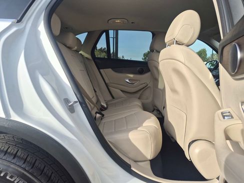 Used 2021 Mercedes-Benz GLC 300 image 26