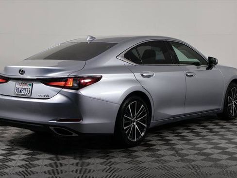 Certified 2024 Lexus ES 350 w/ Premium Package FWD image 4
