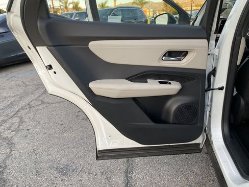 Used 2024 Nissan Ariya FWD image 22