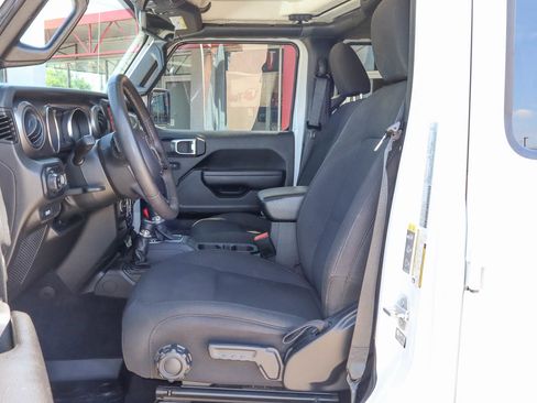 Used 2023 Jeep Gladiator Sport AWD/4WD image 7