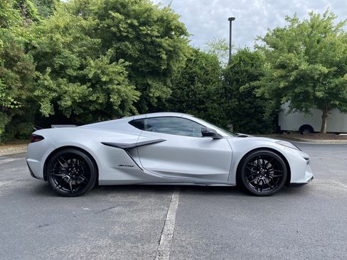 Used 2026 Chevrolet Corvette Z06 RWD image 10
