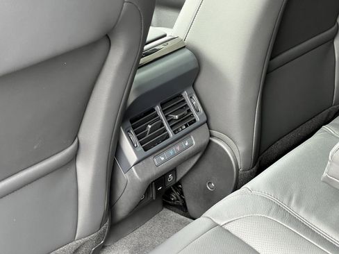 New 2025 Land Rover Range Rover Evoque Dynamic SE image 15