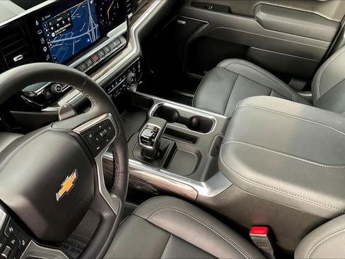 Certified 2025 Chevrolet Silverado 1500 LTZ image 17