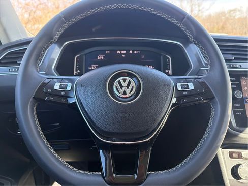 Used 2021 Volkswagen Tiguan SEL image 18