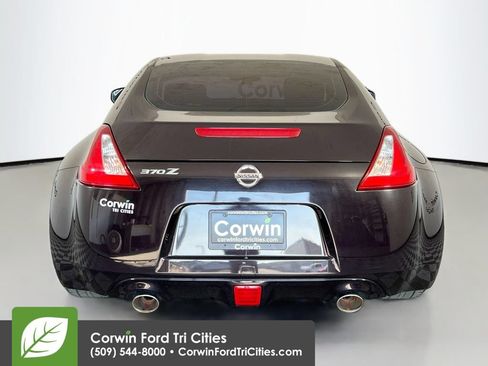 Used 2017 Nissan 370Z Coupe RWD image 13