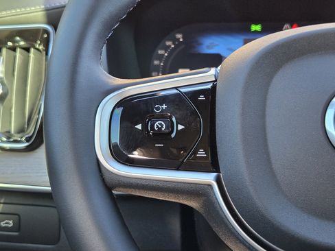 New 2026 Volvo XC90 B6 Plus image 32