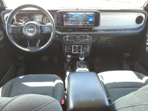 Certified 2025 Jeep Gladiator Sport AWD/4WD image 7