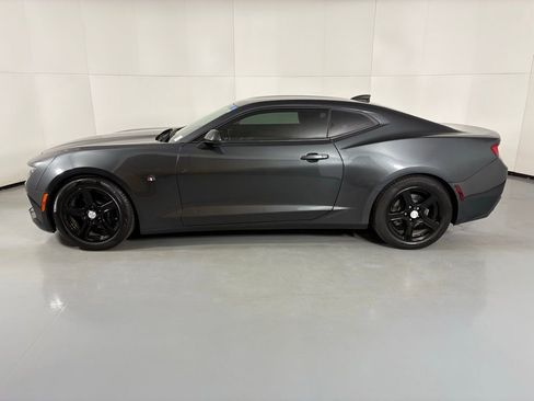 Used 2018 Chevrolet Camaro LT image 6