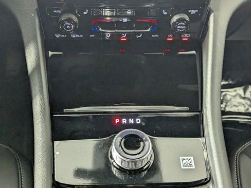 New 2025 Jeep Grand Cherokee Altitude image 23