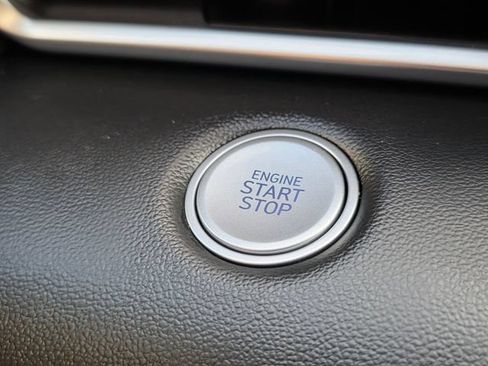 Used 2023 Hyundai Elantra SEL FWD image 34