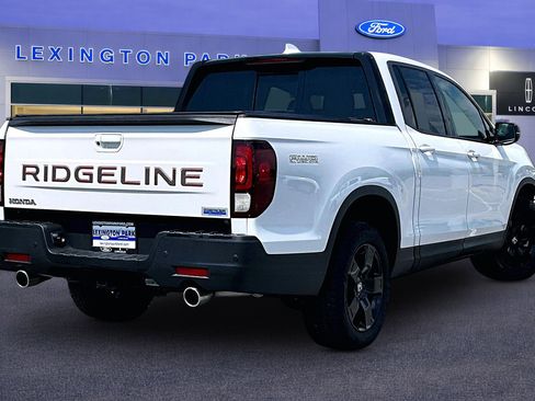 Used 2025 Honda Ridgeline Black Edition image 5