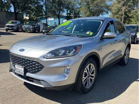 Used 2022 Ford Escape SEL AWD/4WD image 3