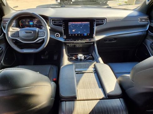 Used 2024 Jeep Wagoneer Series III image 37