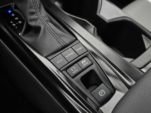 Certified 2025 Toyota Camry SE image 29