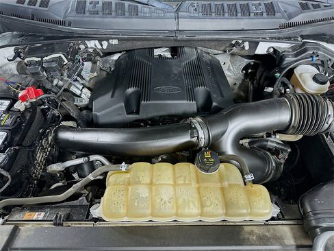 Used 2019 Ford F150 Lariat image 32