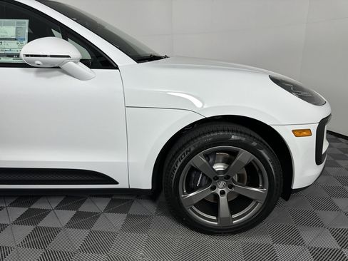 Used 2025 Porsche Macan image 12
