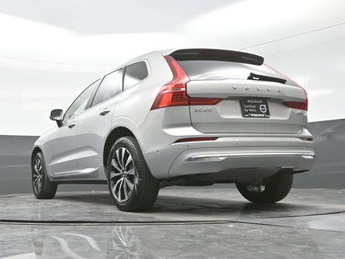 Used 2023 Volvo XC60 B5 Plus image 25