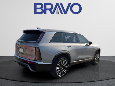 New 2026 Cadillac Vistiq Premium Luxury w/ LPO, Floor Liner Package AWD/4WD image 4