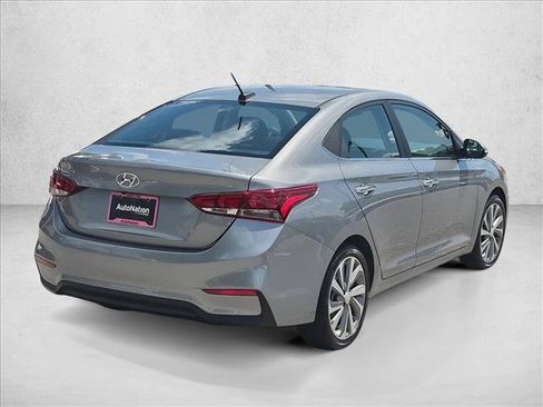 Used 2022 Hyundai Accent Limited FWD image 5