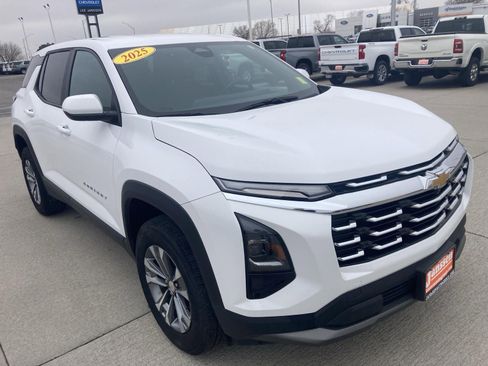 Used 2025 Chevrolet Equinox LT image 8