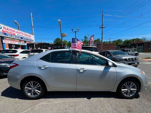 Used 2015 Toyota Corolla LE FWD image 12
