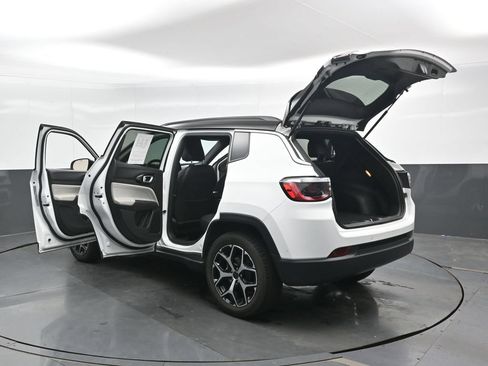 Used 2025 Jeep Compass Limited AWD/4WD image 49