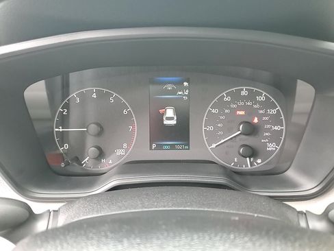 Used 2025 Toyota Corolla Cross LE image 16