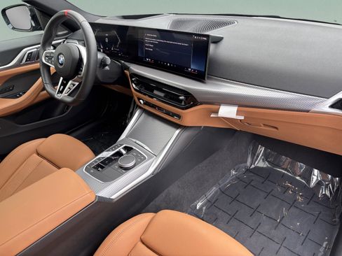 Certified 2025 BMW M440i image 24