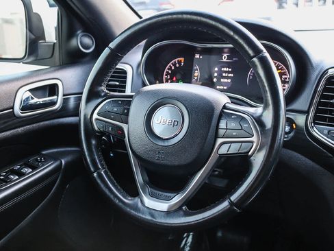 Used 2019 Jeep Grand Cherokee Laredo w/ Laredo X Package image 15