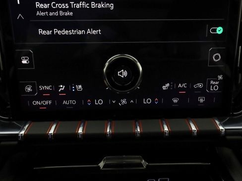 Used 2025 GMC Yukon AT4 Ultimate image 40