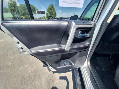Used 2016 Toyota 4Runner Limited AWD/4WD image 37