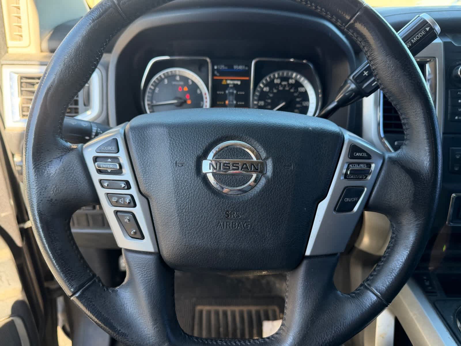 Used 2019 Nissan Titan SV w/ SV Convenience Package RWD image 7