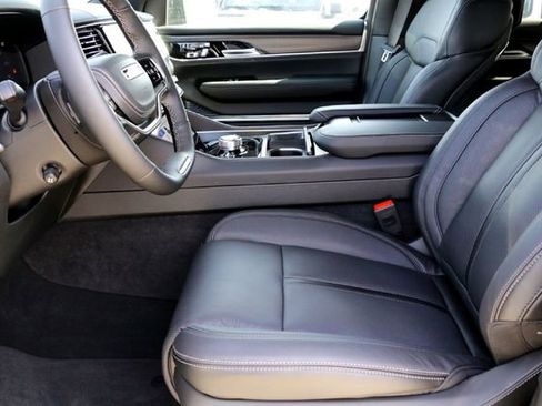 New 2026 Jeep Grand Wagoneer L Summit image 9