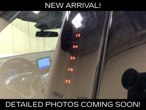 Used 2022 Ford Explorer XLT w/ Equipment Group 202A AWD/4WD image 28